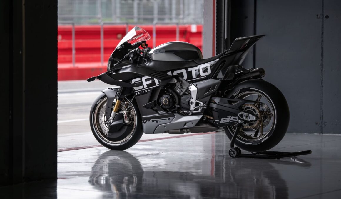 CFMOTO V4 SR-RR superbike