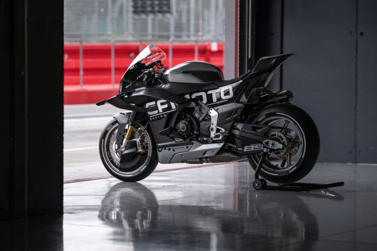 CFMOTO V4 SR-RR superbike