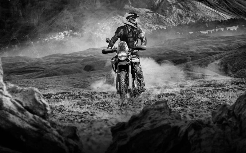 2026-Royal-Enfield-Himalayan-450-Black-Mana6