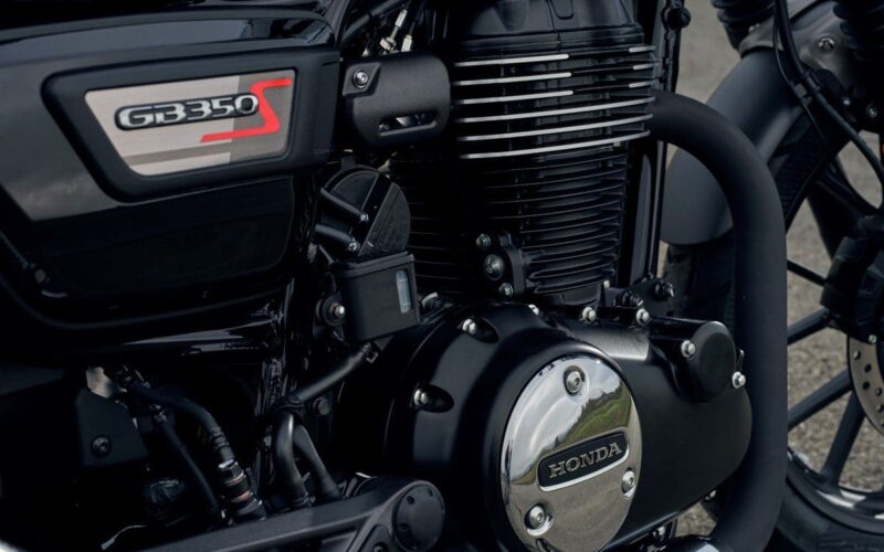 De ééncilinder van de Honda GB350S, fraai!