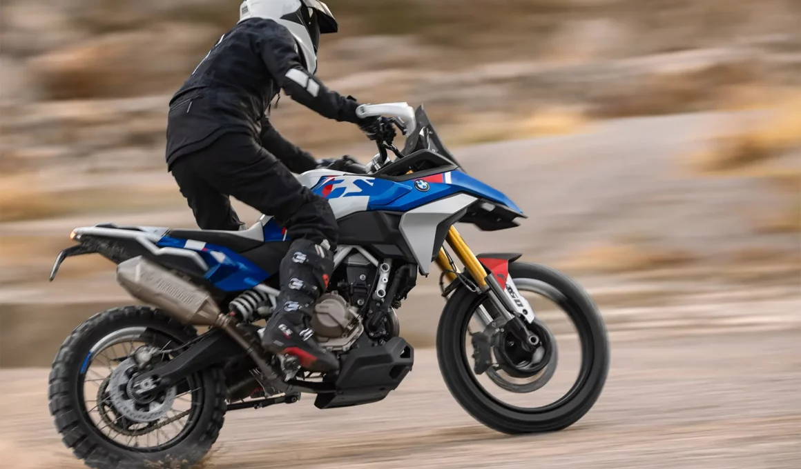 BMW F450GS staand