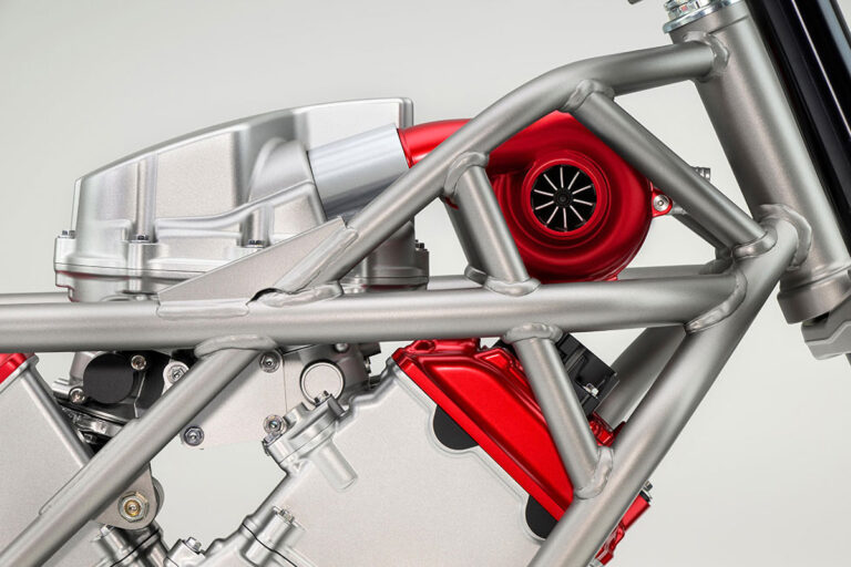 Honda V3R met vakwerkframe
