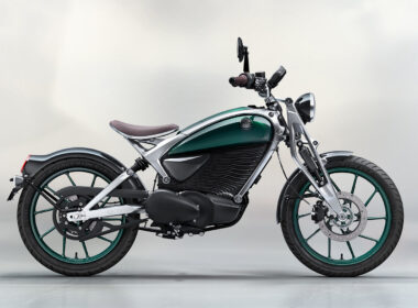Flying Flea C6 elektrische motorfiets in studio