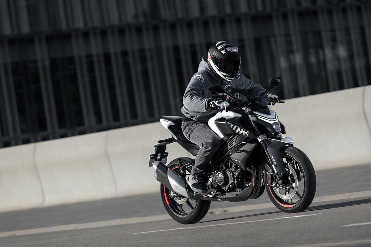 CFMOTO 450NK