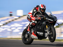 Ducati Panigale V4 SP2 op circuit