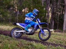 Yamaha WR450F 2027 in actie tijdens endurorijden