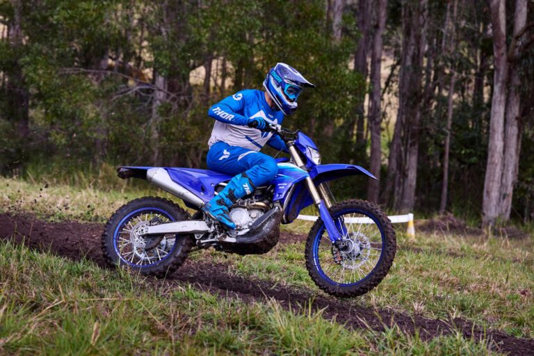 Yamaha WR450F 2027 in actie tijdens endurorijden