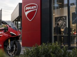 Een Ducati Panigale illustratief bij de verkoop van Ducati als bedrijf