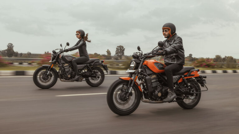 Twee Harley-Davidson X440-motoren; technische verwanten van de Sprint 440
