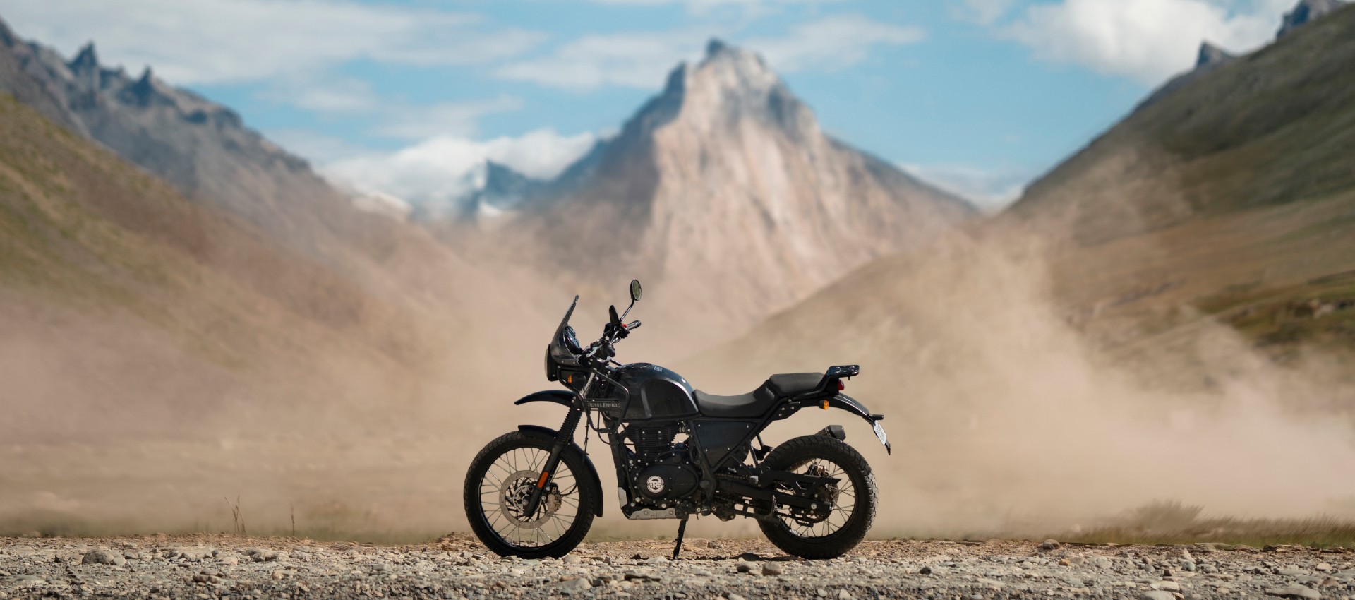 Royal Enfield Himalayan 440 in berglandschap