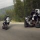 Twee Triumph Tiger 1200 2027 in de bocht
