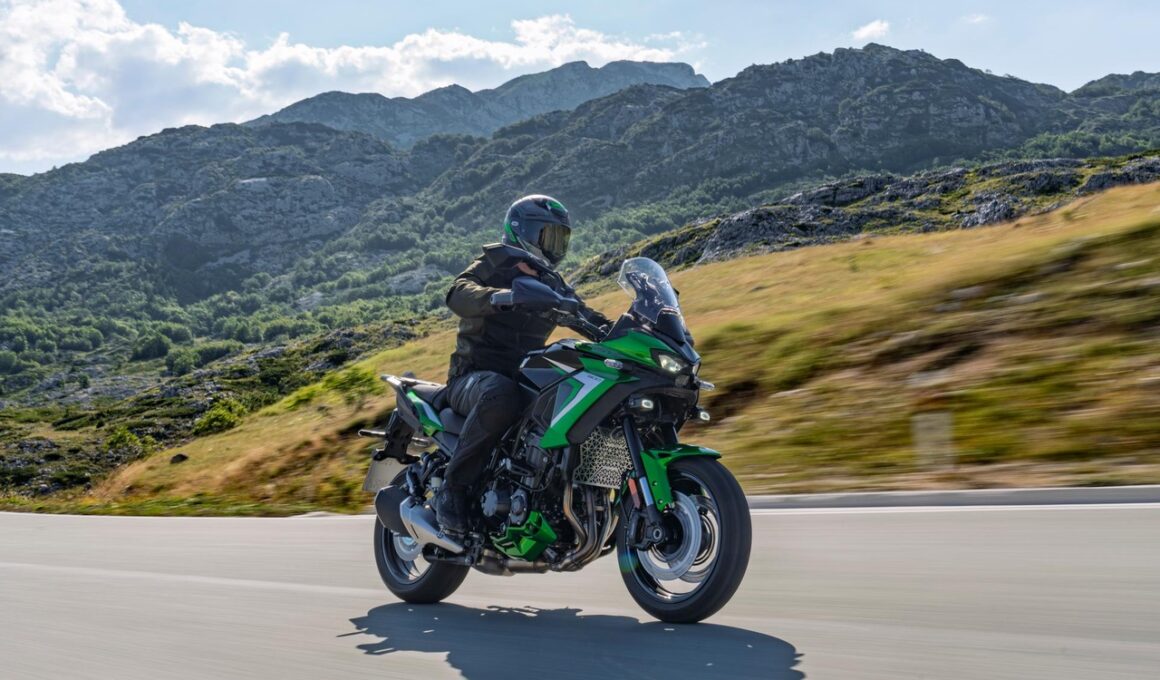 Kawasaki Versys 900 SE 2027