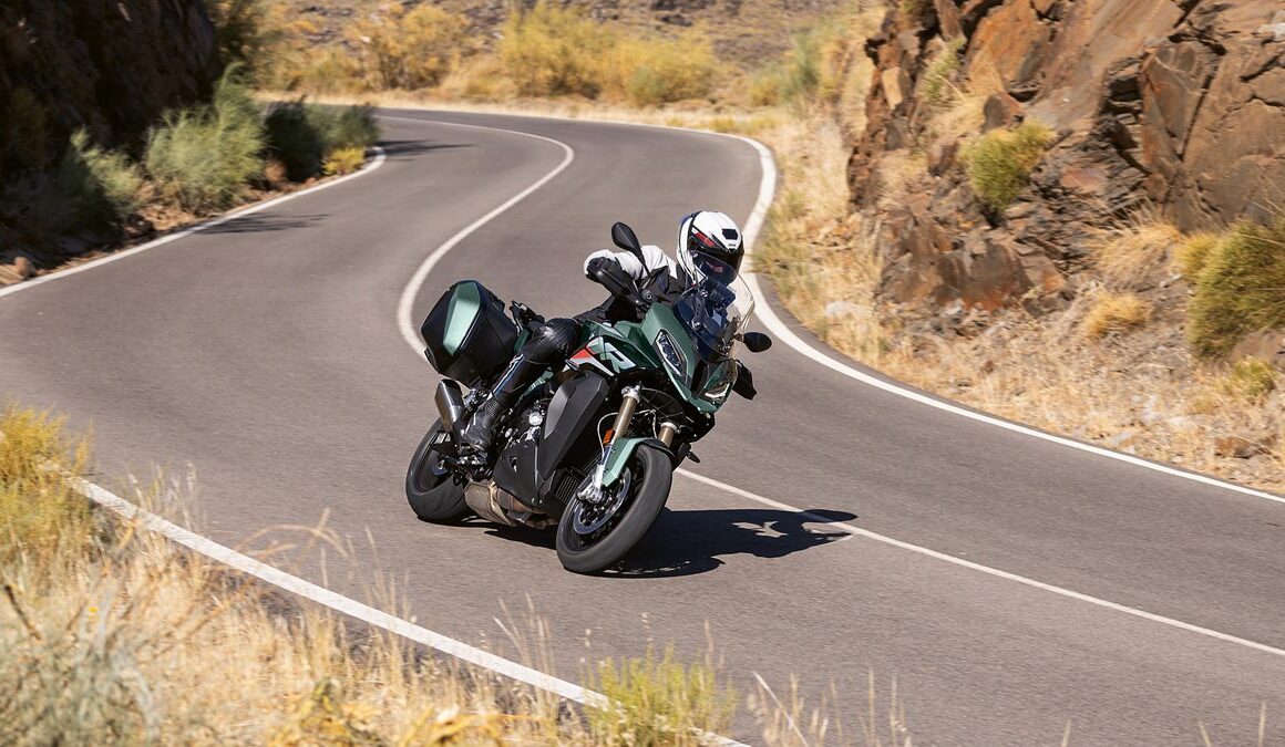 BMW S1000XR modeljaar 2027 in Sage Green metallic